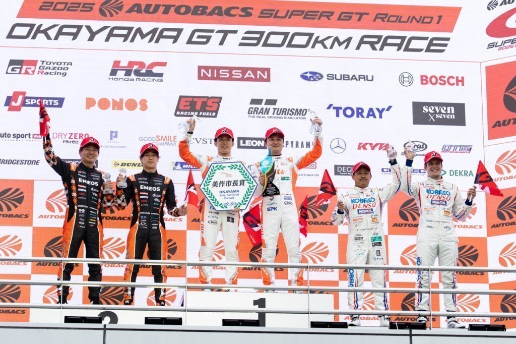 【SUPER GT】SC続出の荒れた開幕戦、GT500は王者au TOM’S GR Supraが圧勝。GT300は巧な作戦でLEON PYRAMID AMGが制す