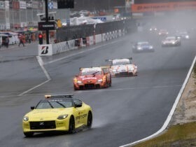 【SUPER GT】SC続出の荒れた開幕戦、GT500は王者au TOM’S GR Supraが圧勝。GT300は巧な作戦でLEON PYRAMID AMGが制す